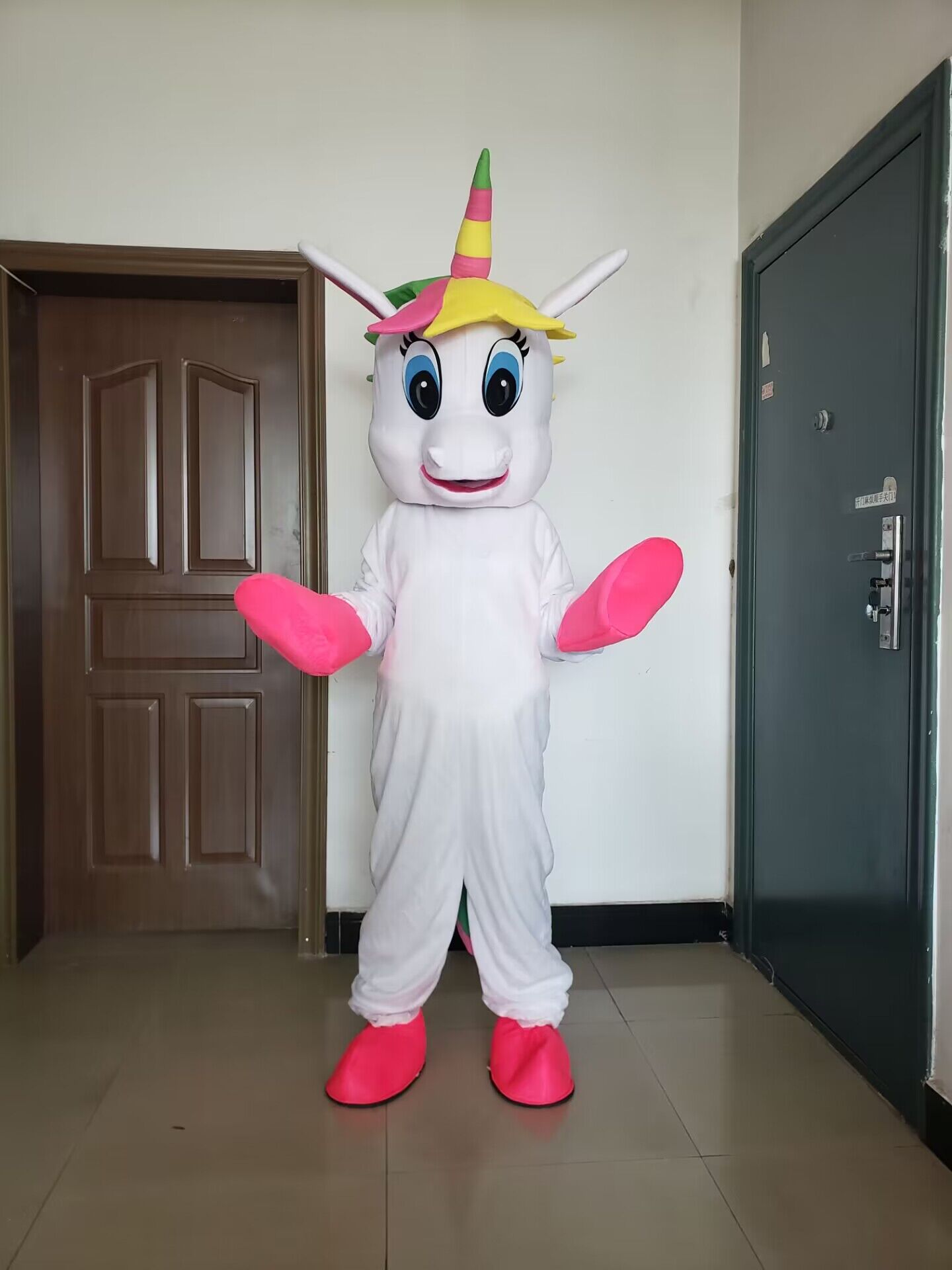 Adult Unicorn Mascot Costume C - Cosplay Prop Business recensione e prezzo