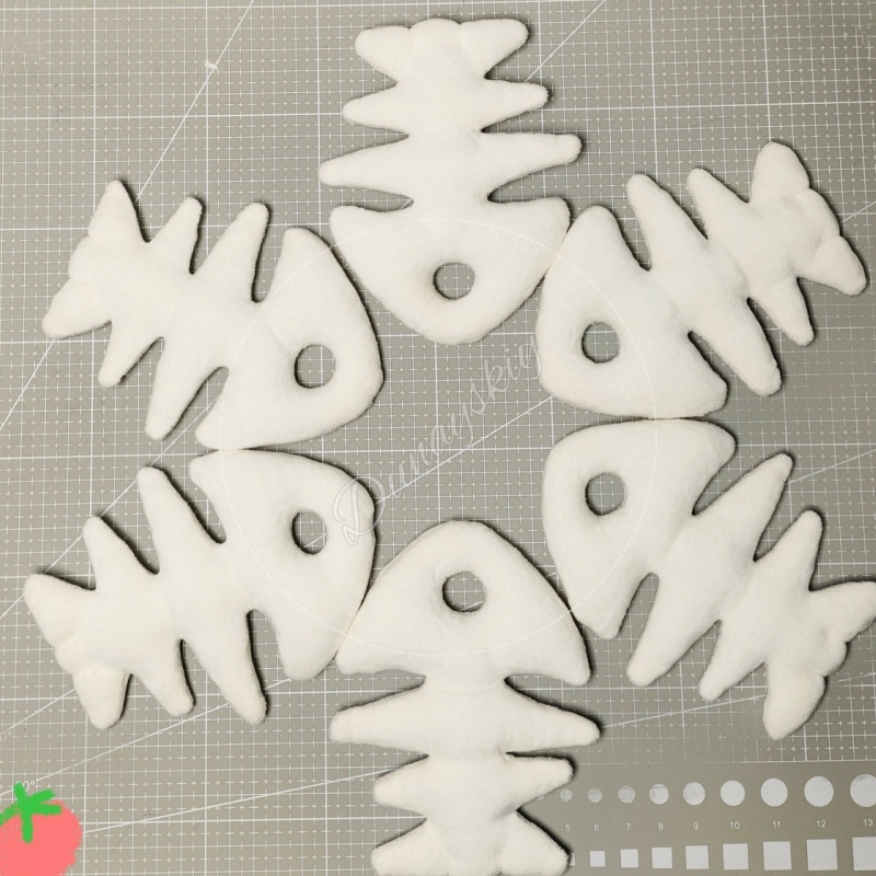 Plush Fishbone Keychain For Fu - Fishbones Cosplay Prop recensione e prezzo